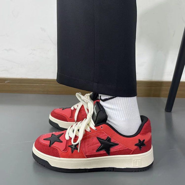 Neue originale Stern kleine weiße Schuhe Nische Ins Super Feuer Brettschuhe Hoher Wert Flacher Boden