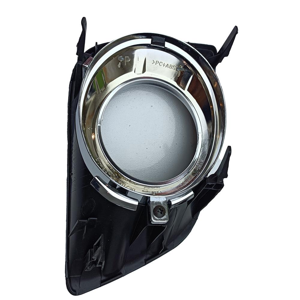Dimljuslock Höger  Passar för:Toyota Land Cruiser Prado(GRJ150 TRJ150)2009-2015   OE 52030-60010