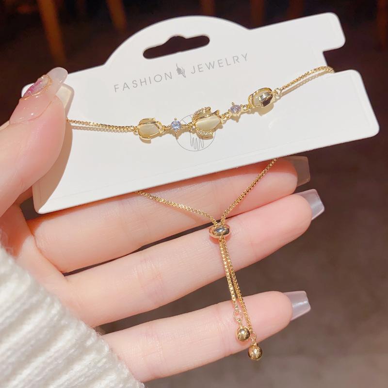 Unique and trendy zircon bracelet - women's light luxury, versatile design