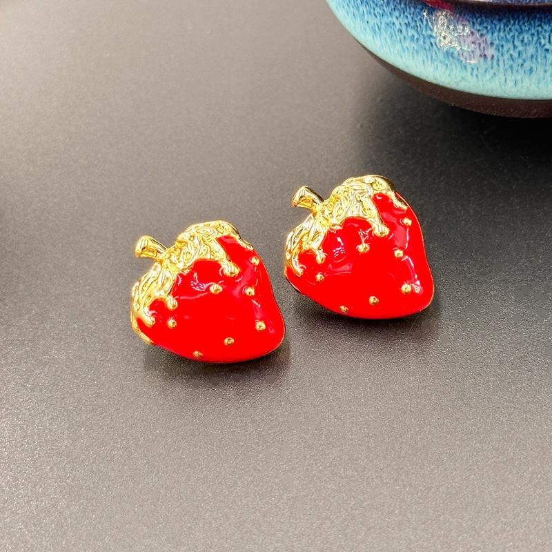 

Design Sense Enamel Drip Glaze Earrings Sweet And Cute Strawberry Stud Earrings Female красный