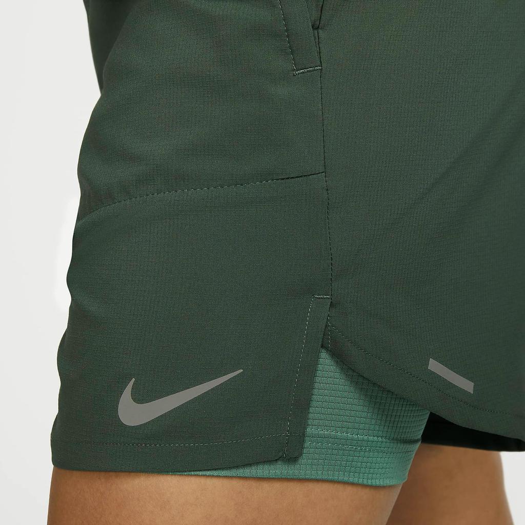 Nike Pantaloncini da corsa casual due in uno Dri-FIT Stride con design con logo riflettente da uomo Pantaloncini verde vintage DM4760-338