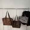 New Leopard Print Canvas Bags Popular Europe America Large Capacity Tote Bags Versatile Commuter Stylish Personal Shoulder Bags