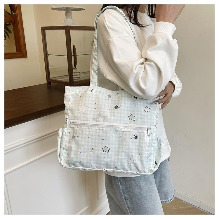 Japanese Style Polyester Shoulder Bag, Mint Green Star Print Tote with Zipper, Spacious Commute Bag for Women CLE