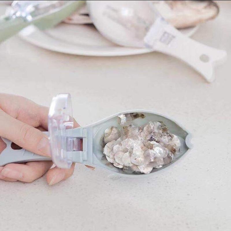 Practical 2PC New Plastic Fish Scales Graters Scraper Fish Cleaning Scraping Scales Device Suitable Home Kitchen Supplies Tools