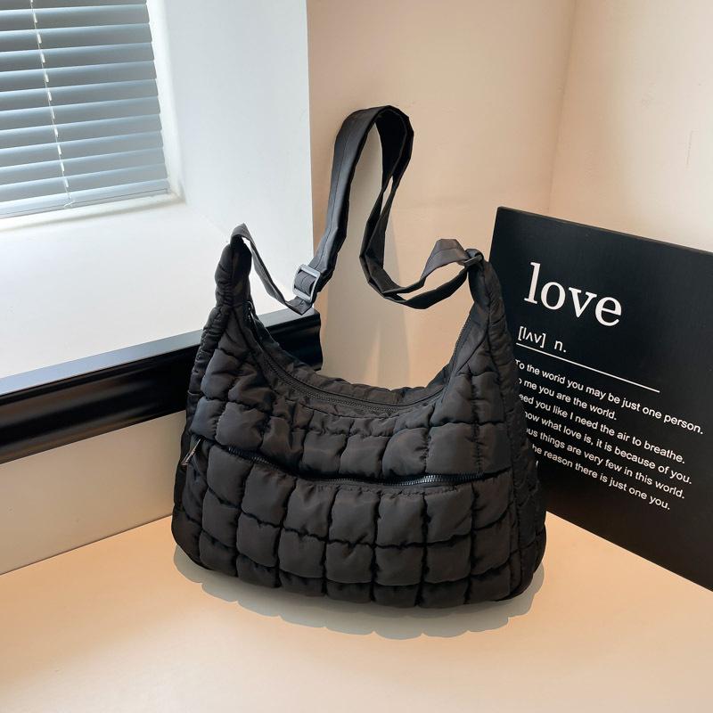 New large-capacity fashion underarm bag, simple shoulder messenger bag, plaid cloud women's bag, tote bag.