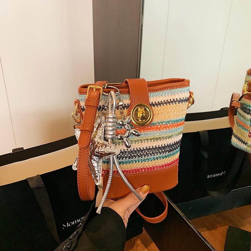 Woven Bucket Bag New Summer Versatile Shoulder Messenger Bag Women's Niche Chain Mobile Phone Women's Bag