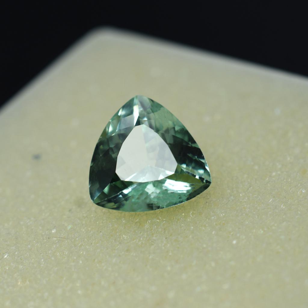 Natural Bluish Green Sapphire 3.65 Ct Trillion Certified Beautiful Gemstone