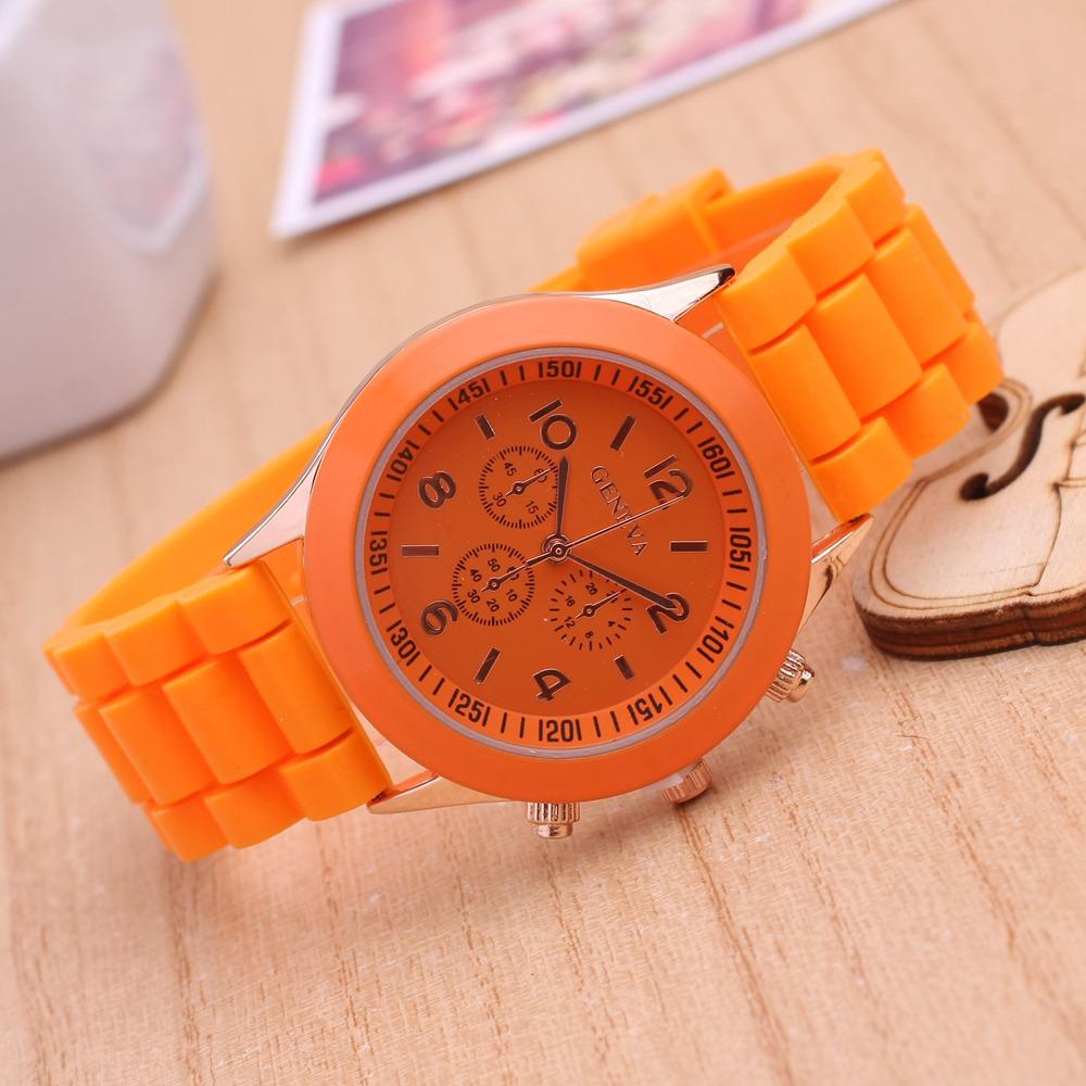 Fashionable Women's Watch Luxury Quartz Movement Silicone Band Wristwatch for Ladies