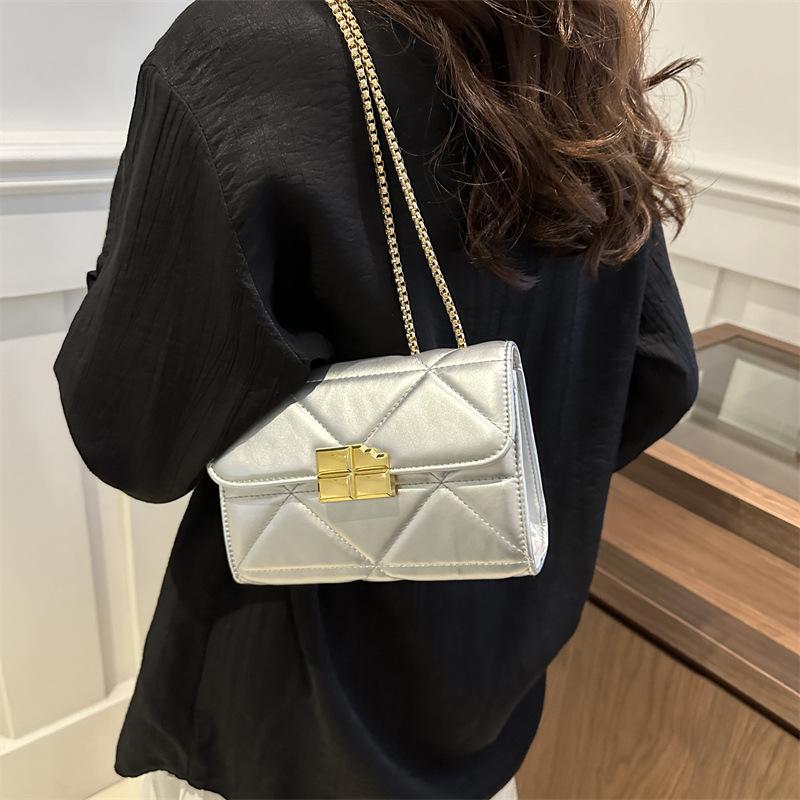 Retro Small Bag Women's 2024 New Foreign Casual Small Square Bag Temperament Fashionable and Beautiful Trend Shoulder Messenger Bag
