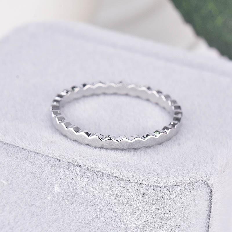 

Кольцо Song Hye Kyo с бриллиантами в форме сот, покрытыми розовым золотом 18 карат Size 8