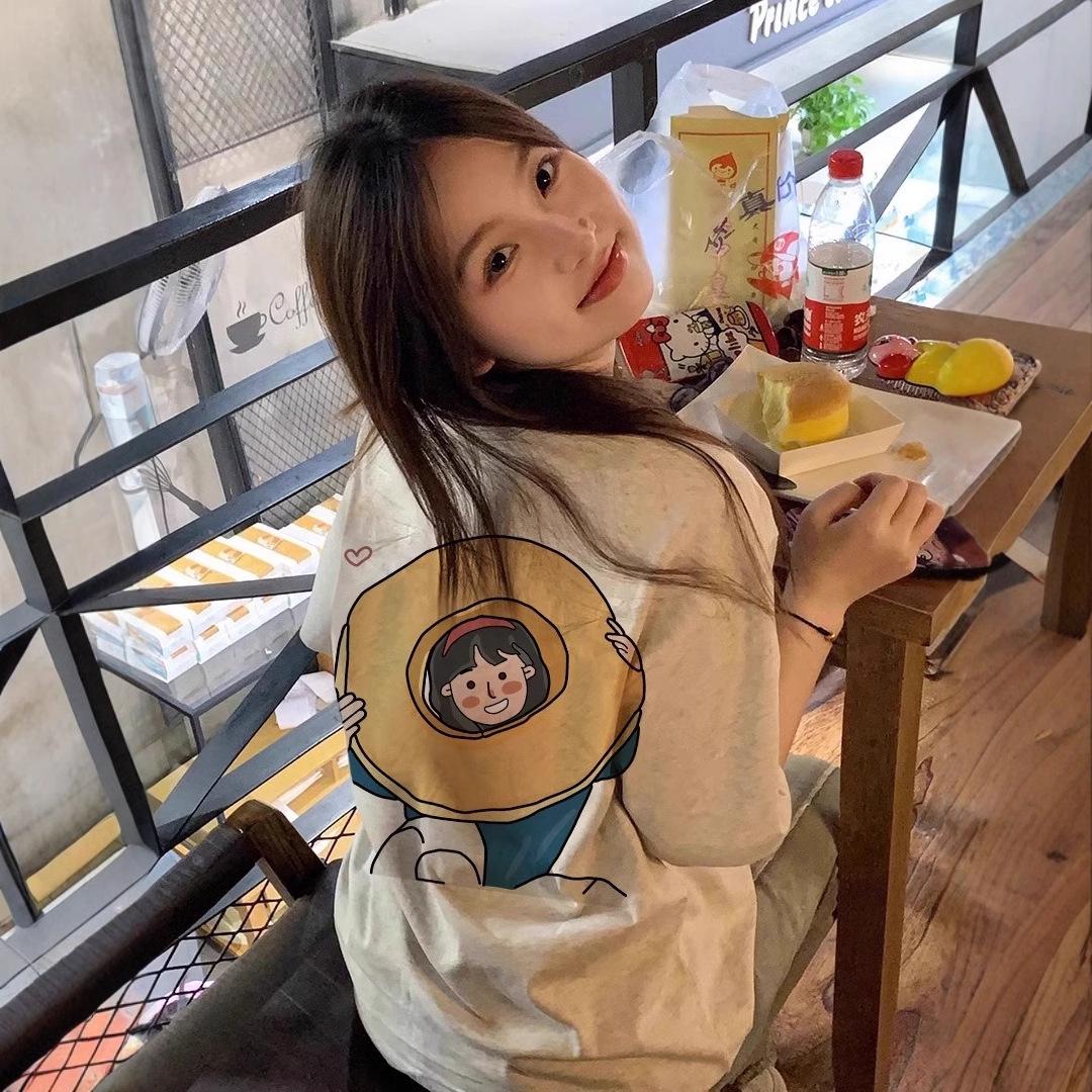 

Летняя оверсайз хлопковая футболка в корейском стиле – Повседневный женский топ для миниатюрных с прямым плечом и коротким рукавом M серый