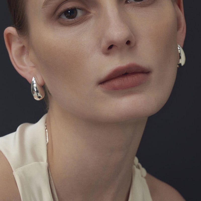 Viollina Graceful Teardrop Earrings_Silver
