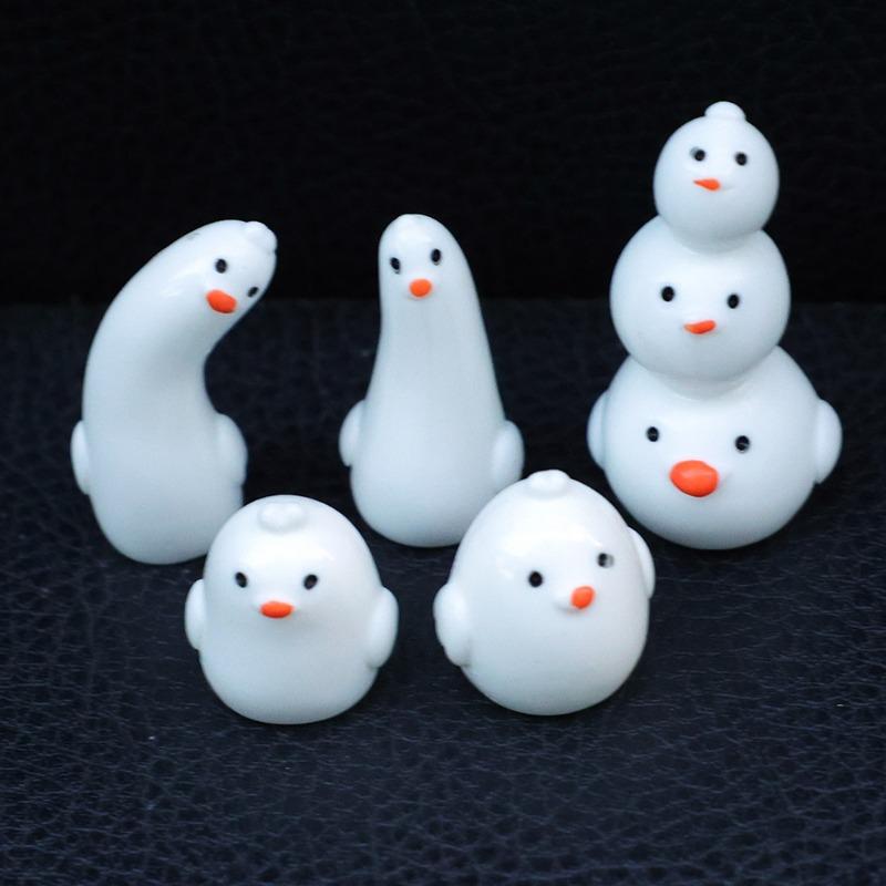 Lichtgevende Auto-ornamenten Mini Glow-in-the-dark Grappige Kippenpop Ornamenten Auto Dashboard Noctilucente Decoraties Accessoires