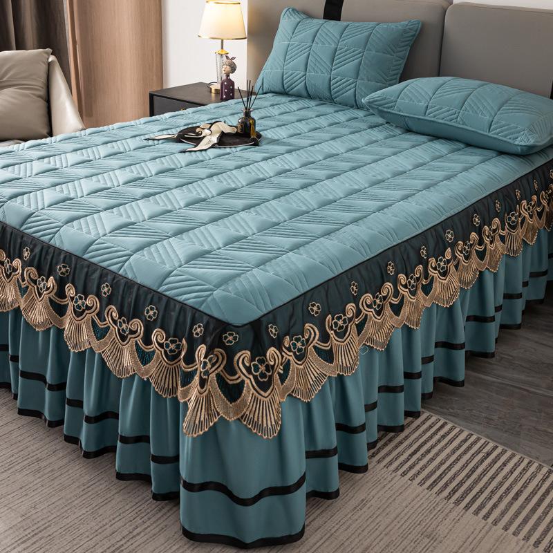 Elegantní prošívaná zesílená sukně na postel Třídílná sada King Queen Size Přehoz Protiskluzový povlak na postel s povlakem na polštář