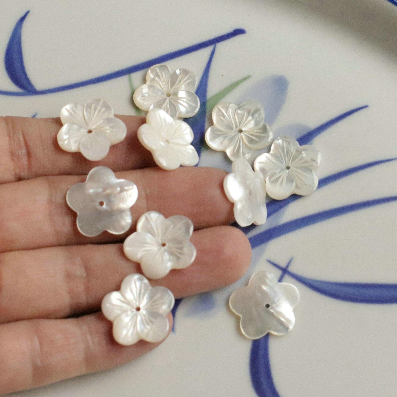 White Mother-of-Pearl Five-Petal Flower Earrings & Hairpin Accessories