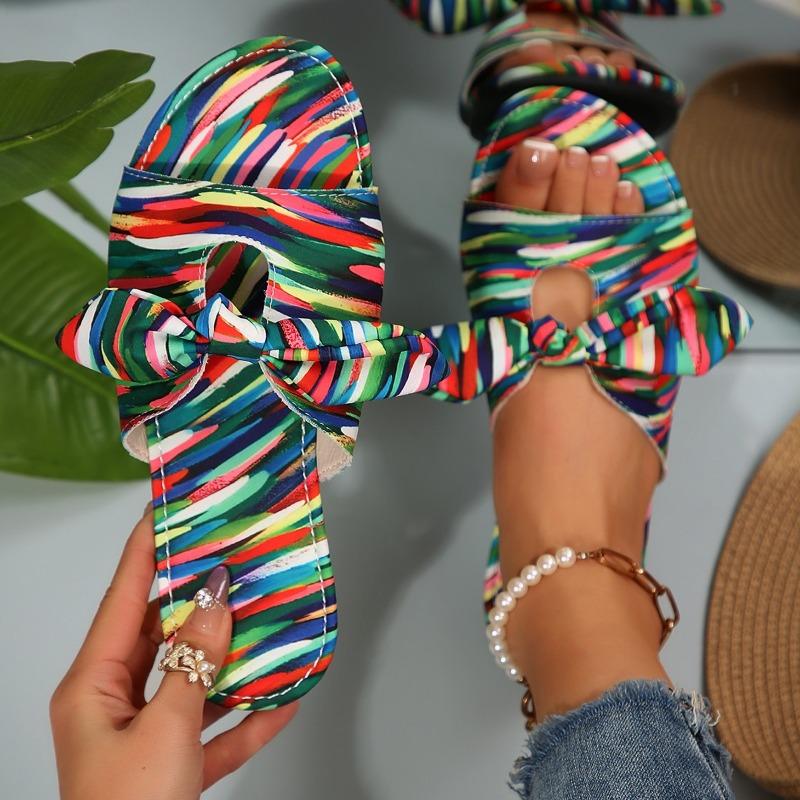 New Flat-bottomed Round-toe One-piece Women's Shoes and Large-sized Flip-flops