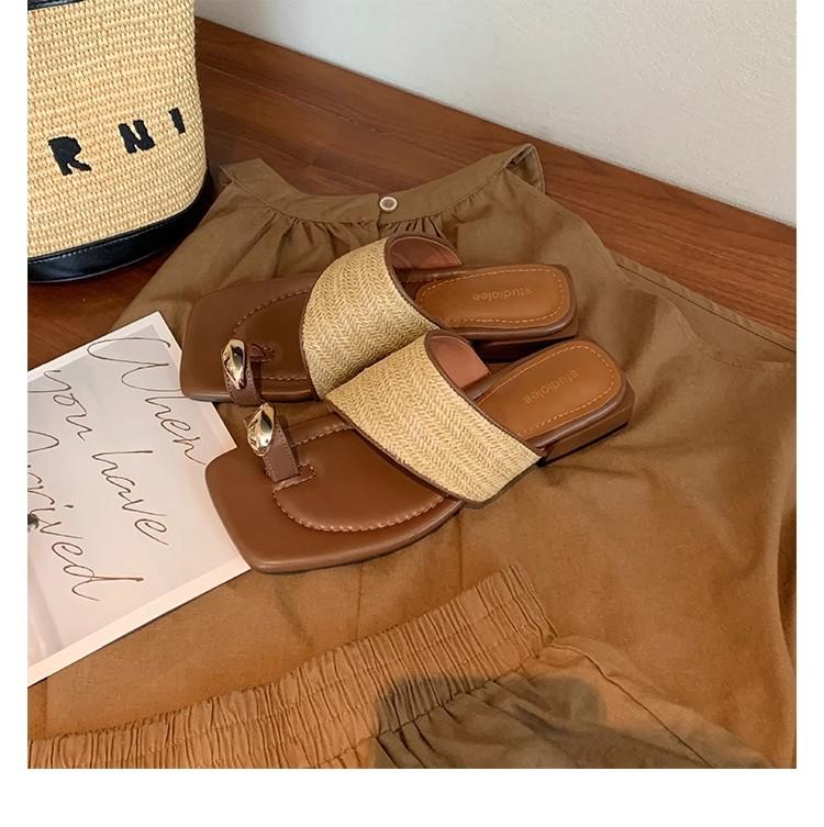 Holiday Wind Metal Pinch Temperament Square Head Grass Woven Cover Toe Cool Slippers Female Summer