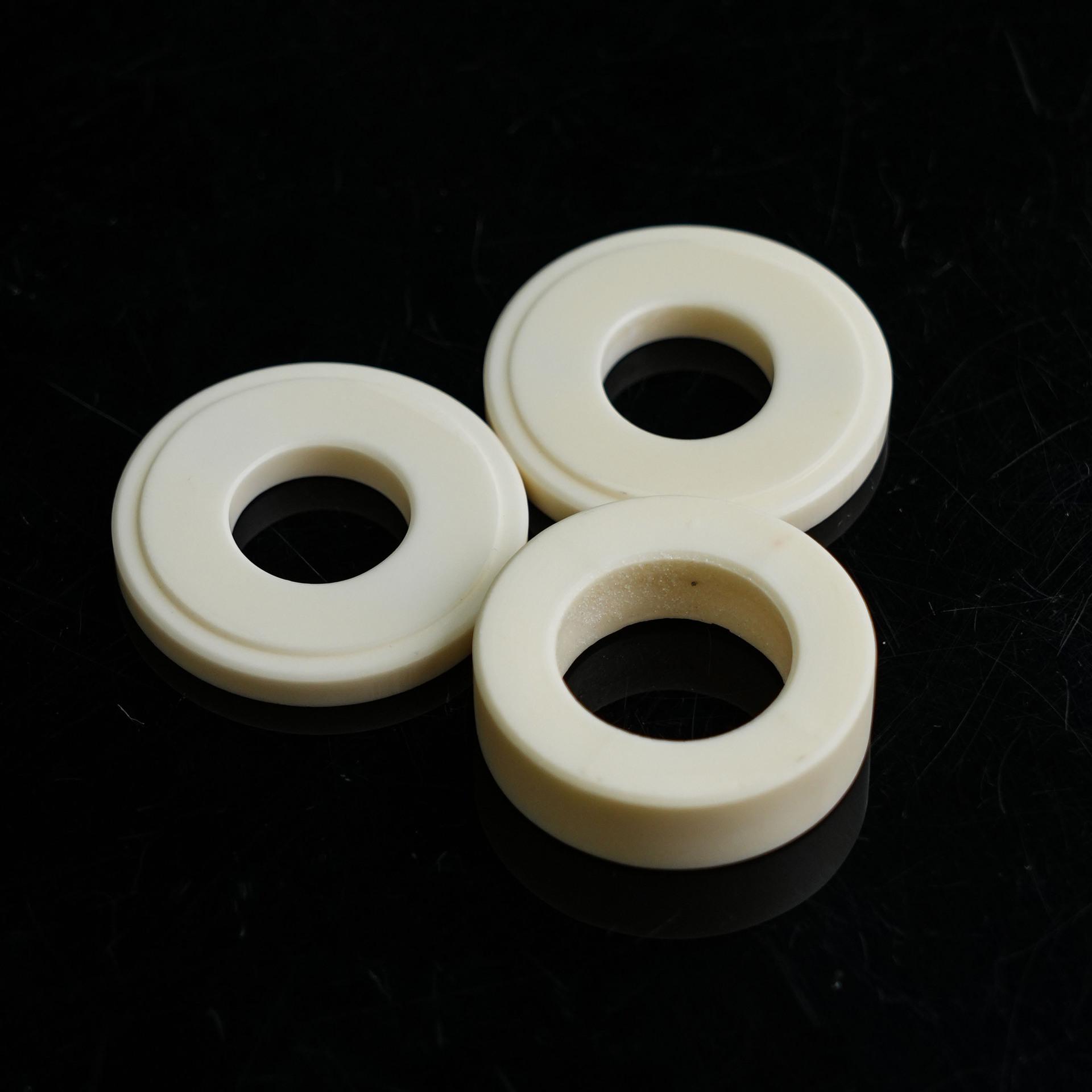 Керамическая прокладка из 99% оксида алюминия — полированная, износостойкая, полные технические характеристики.