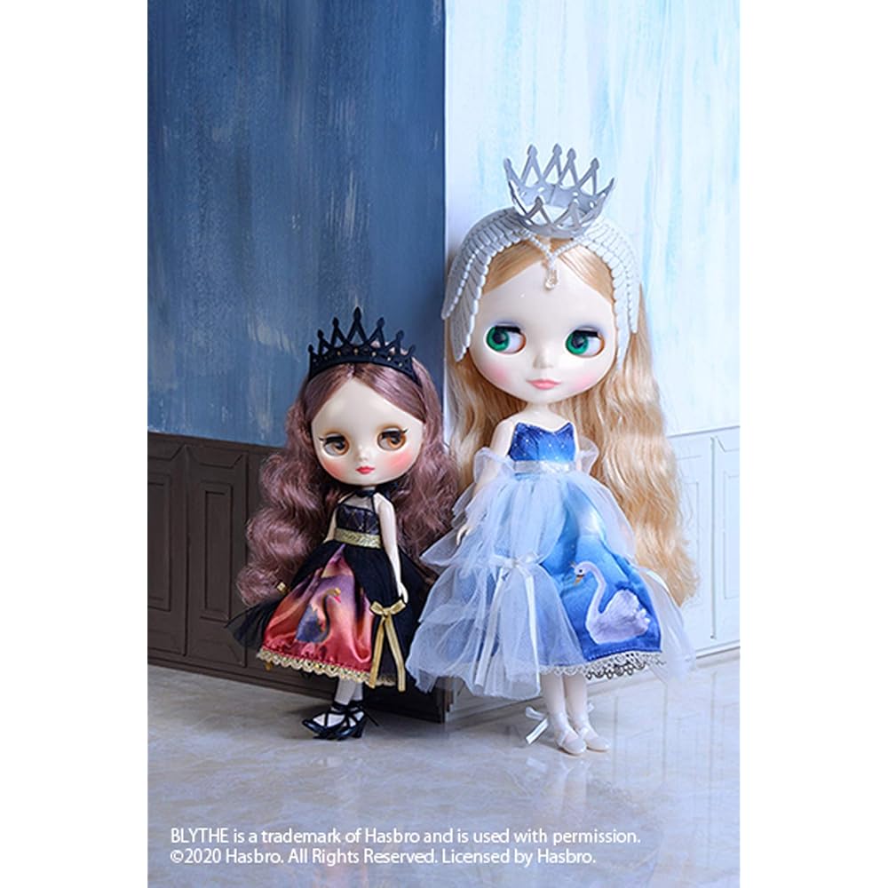 Middie Blythe Limited Edition Odile Magical Tricky and Love Doll with Accessories