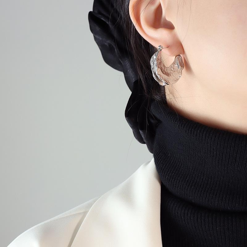 European-American Hammered Texture Pleated Choker and Titanium Steel Necklace Earring Set