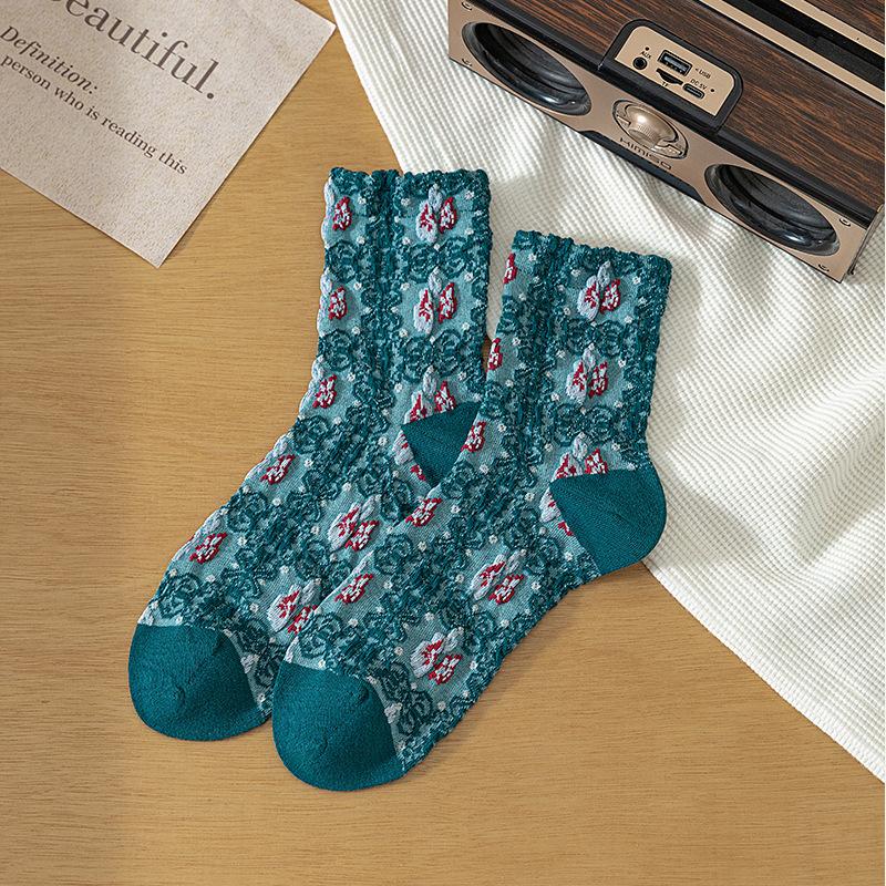 Female Spring and Autumn Literature Retro Stereoscopic Relief Flowers Palace Wind Suction Breathable In The Tube Pile Socks
