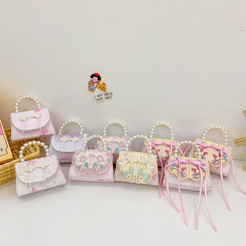 Fashionable Handbag Childrens Featuring Delightful Bow And Chic Details Pearl