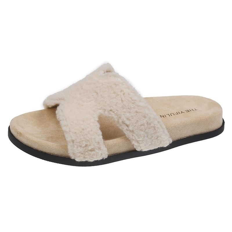French Fluffy Slippers Women's Wear 2025 Autumn New Internet Celebrity Fashion Casual Lazy Plush One-word Drag Tide