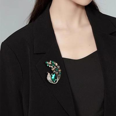 Women Brooch Faux Crystal Decor Anti-slip Wear-resistant Suit Coat Collar Hat Scarf Decoration