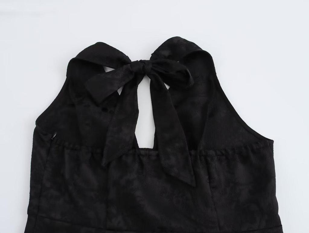 Spring 2025: Women's European & American Halterneck Layered Ruffle Dress