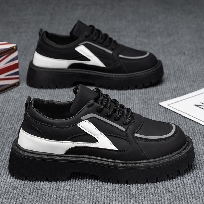 Fashion Men's Platform Boaed Shoes 2025 Spring Autumn New Height Increase Outdoor Non Slip Casual Shoes Cross Tied Fashion Vintage Flats