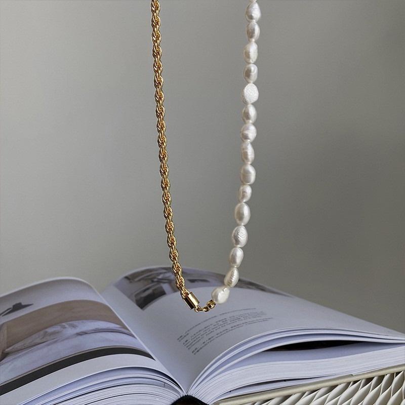 South Korea's Dongdaemun Personality Design Pearl Stitching Necklace Temperament Fashion Necklace Net Red Simple Retro Clavicle
