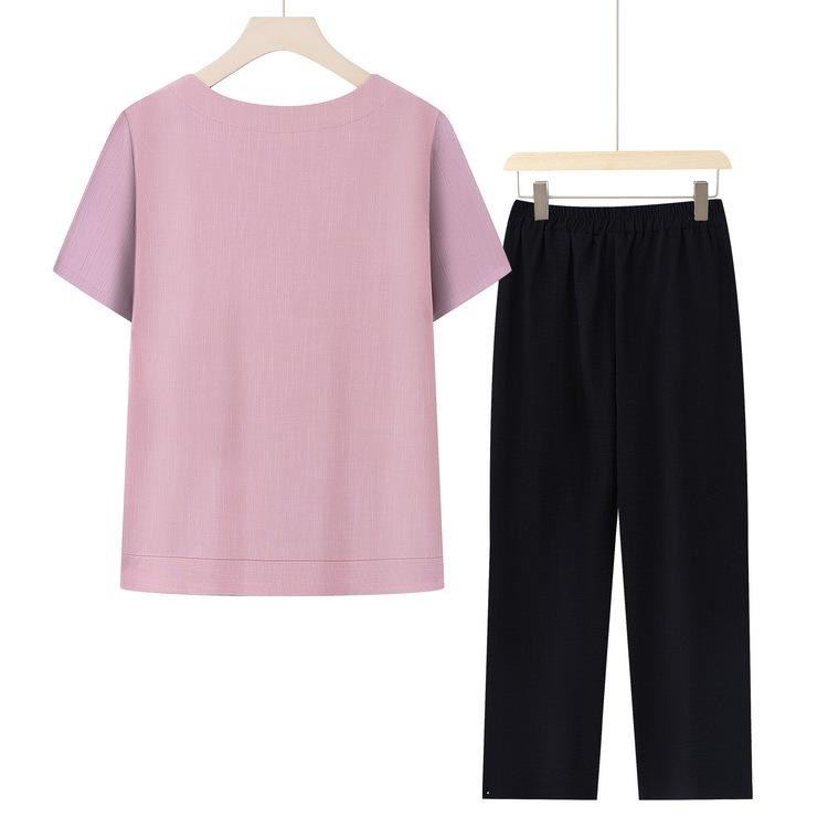 Summer Casual Sports Suit for Middle-Aged Women: Short-Sleeved T-shirt and Shorts Set