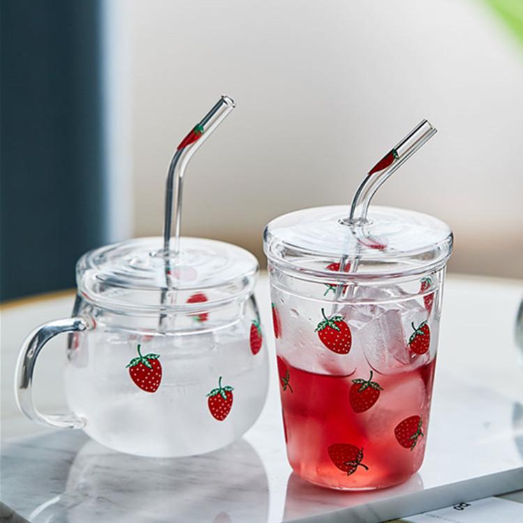 Tazza in Vetro Fragola Carina Resistente al Calore per Caffè Latte Acqua con Coperchio e Cannuccia Trasparente Carina Tazza con Cannuccia per Succhi Smoothie Bevande Fredde