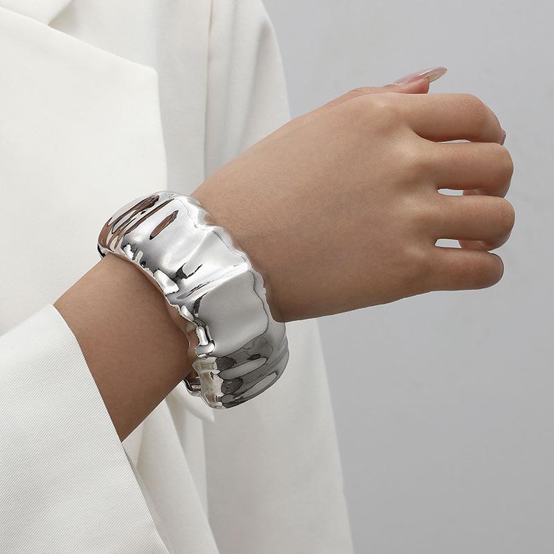 Metal Texture Smooth Water Drop Hug Bracelet Trend Spring Open Bracelet Jewelry