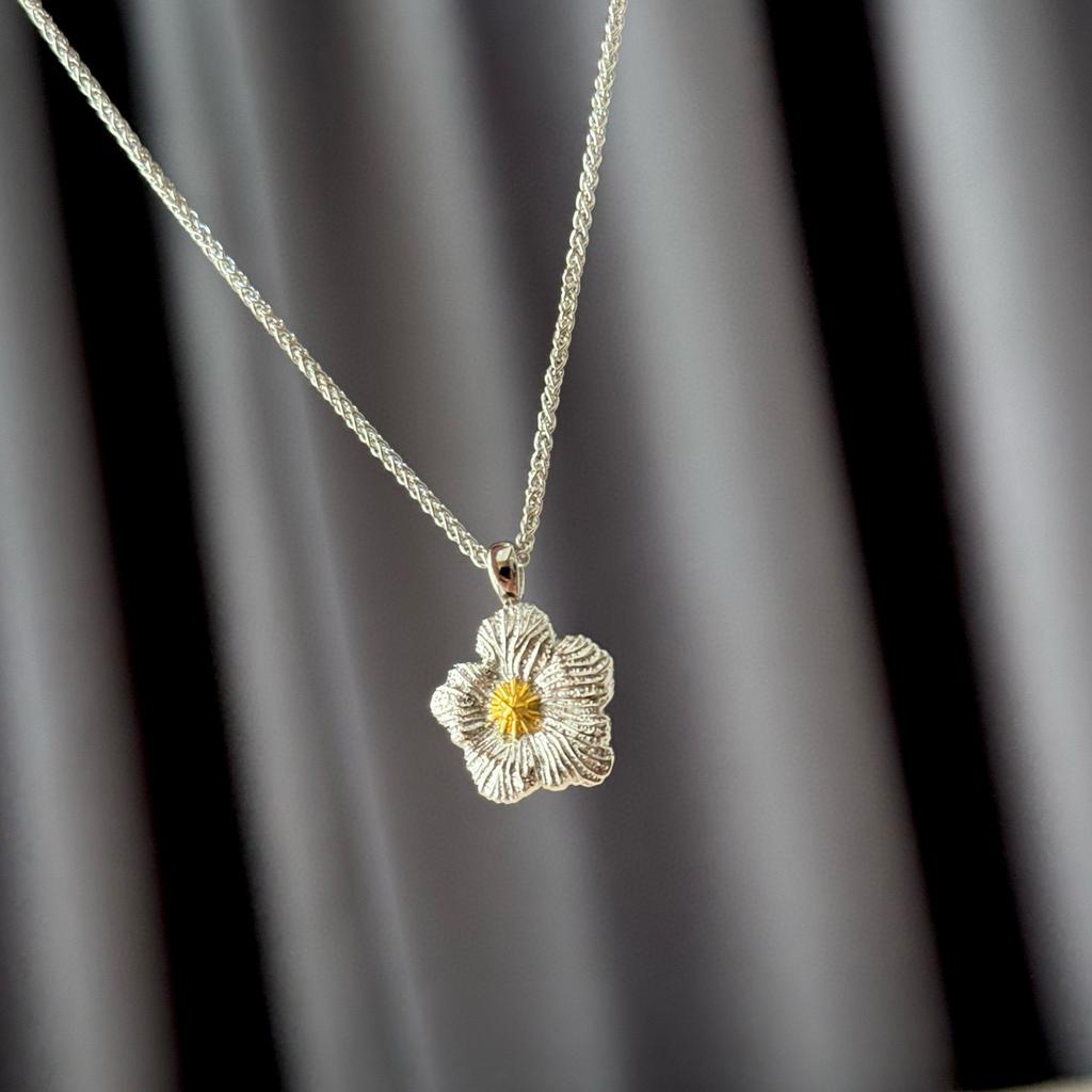 New Vintage 100% Pure 925 Sterling Silver Pendant Frosted Small Flowers Shape Necklaces For Women Luxury Wedding Jewelry