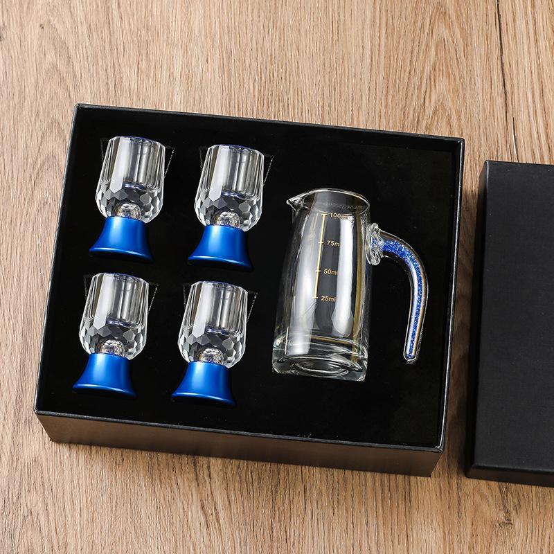 Household light luxury Baijiu cup gold foil wine dispenser spirit cup gift box set crystal cup shelf wholesale