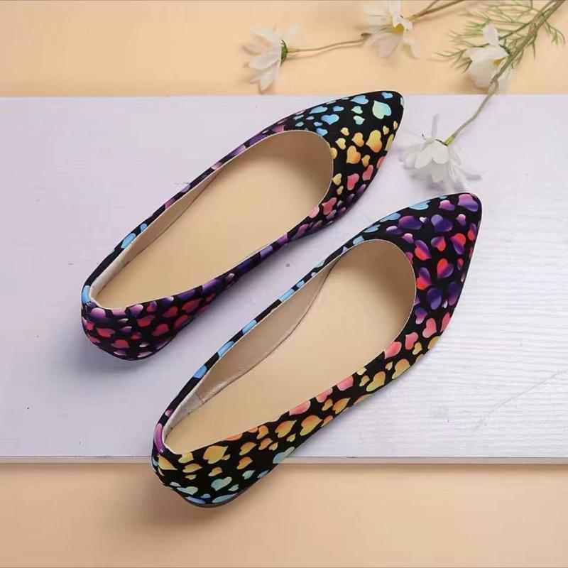 Fashion Large size lightweight soft sole casual shoes for women 2025 autumn and winter new non-slip comfortable flat women single shoes