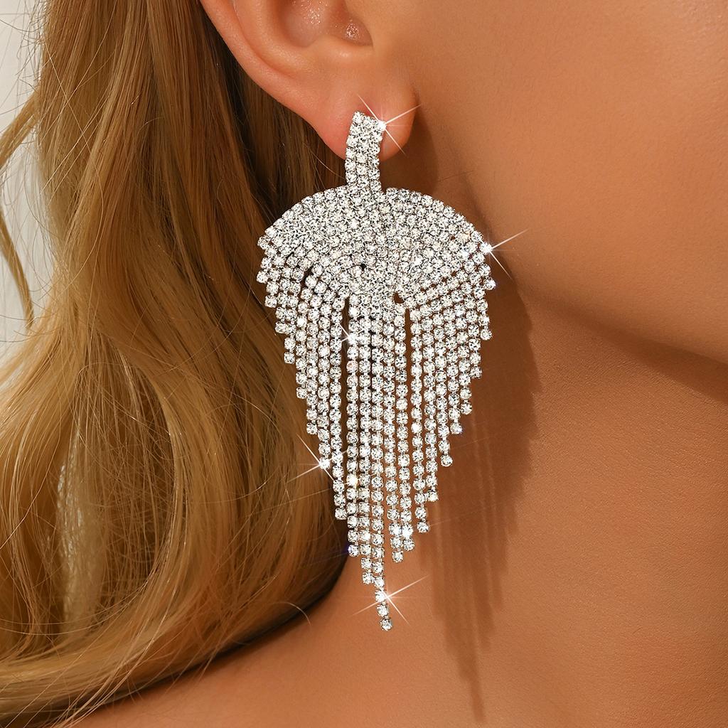 European and American full diamond irregular earrings with exquisite and luxurious design, earrings for street photography, and