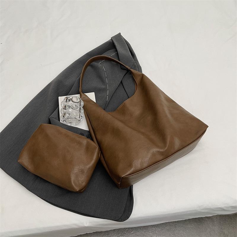 Simple Retro Underarm Shoulder Bag Large Capacity Casual Soft Leather Texture Tote Bag Fashionable Versatile Portable Mother and Child Bag