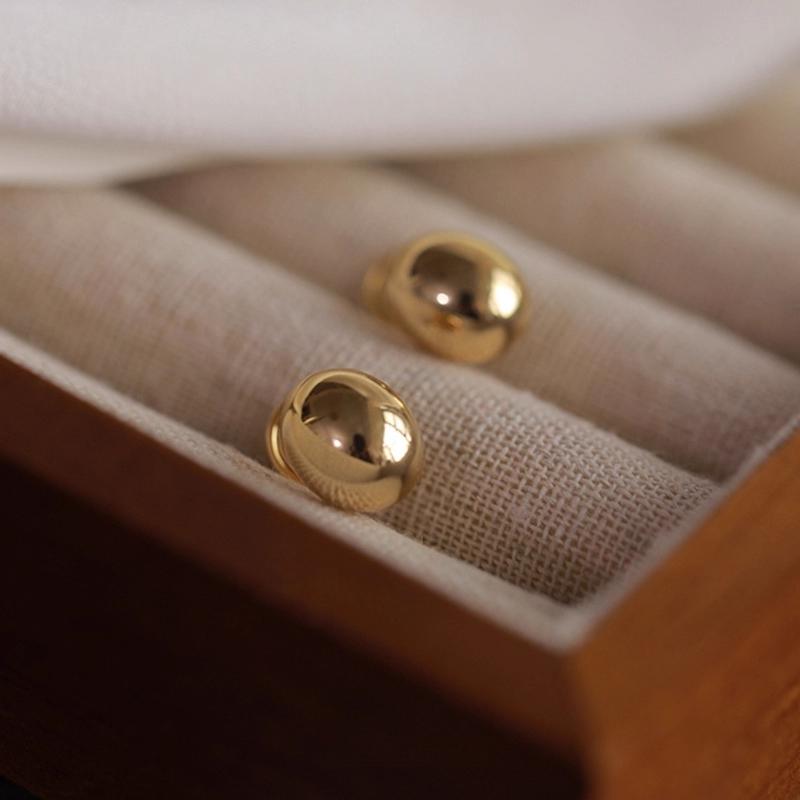 

Musla Design Jewelry Cilp Earrings Fashion Stud Earrings For Women Clip Earrings золотистий