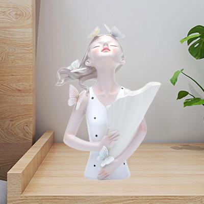 Jemná dámská figurka s květinovým stojánkem Home Decor akcentační kousek 25x31cm