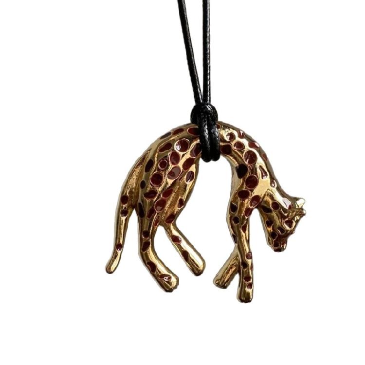 Изысканное Эмалированное Ожерелье-Подвеска Пантера Декоративное Черное Золотое Покрытие Цепочка на Шею Универсальное Многослойное Украшение 1