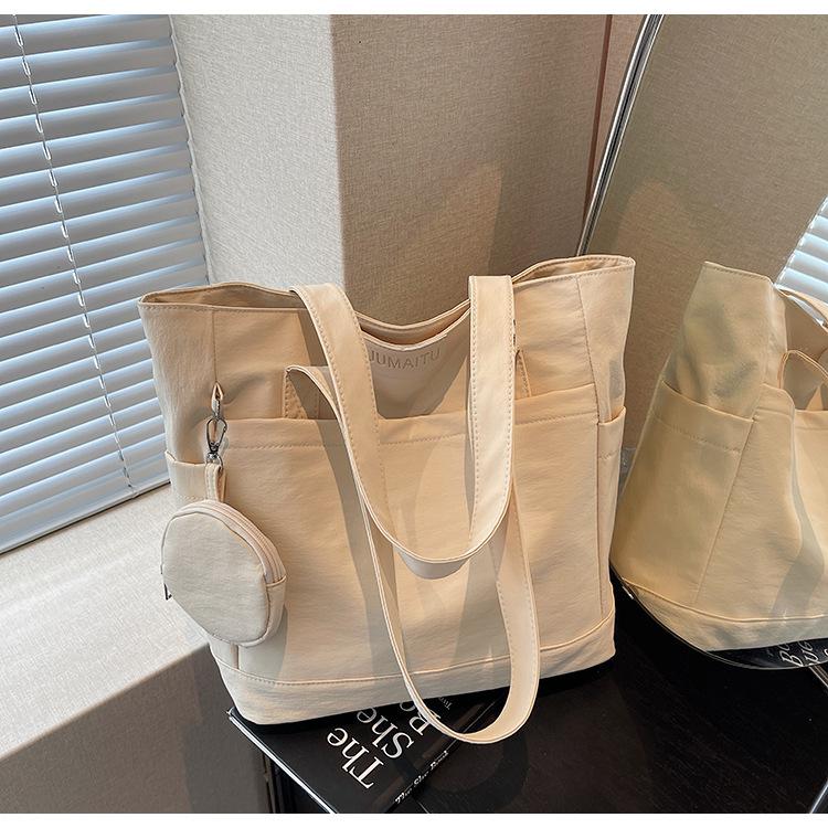 New Simple Commuter Tote Bag Shoulder Bag Large Capacity Lightweight Fashion Versatile Handbag Women's Bag