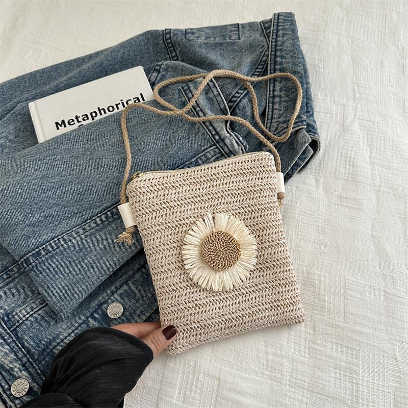 Fashionable Small Woven Beach Vacation Bag For Women New Trendy 2024 Shoulder Bag