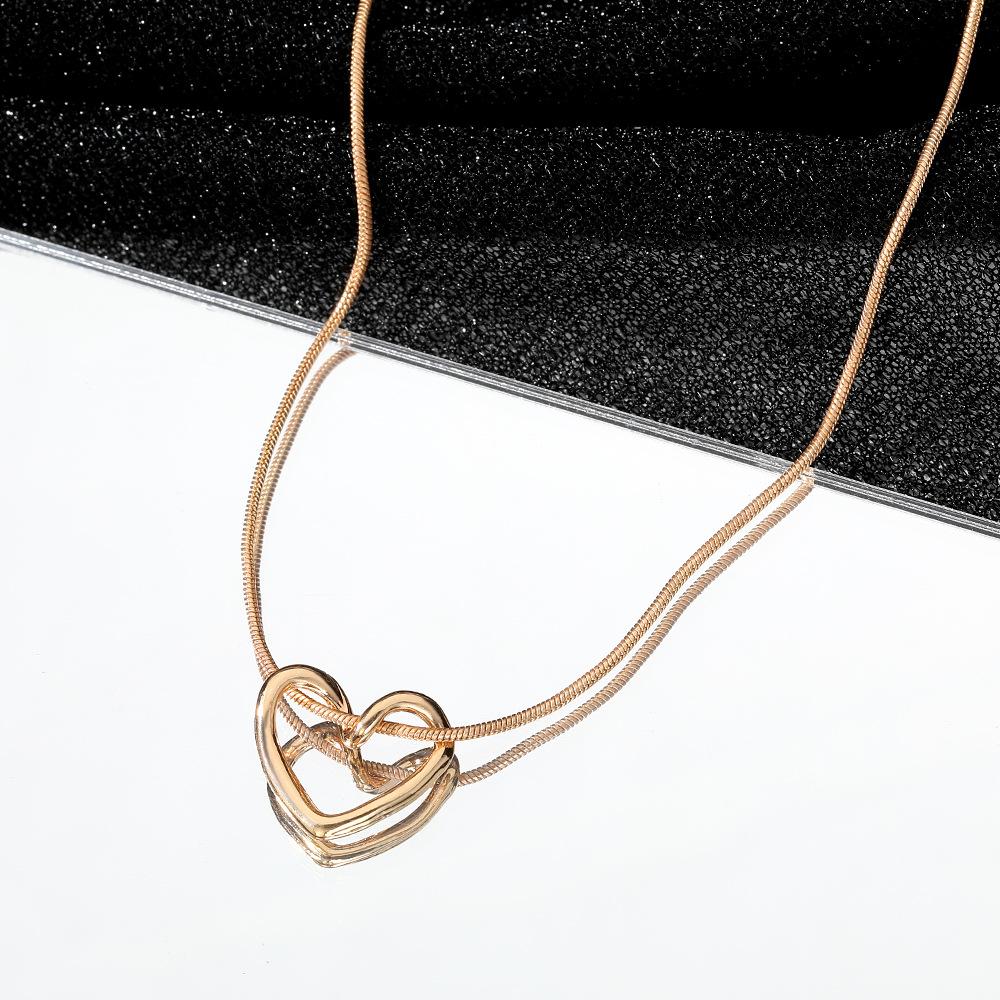 1Pc New Simple Hollow Love Heart Pendant Necklace for Women Fashion Creative Geometric Clavicle Chain Necklaces Party Jewelry Gift