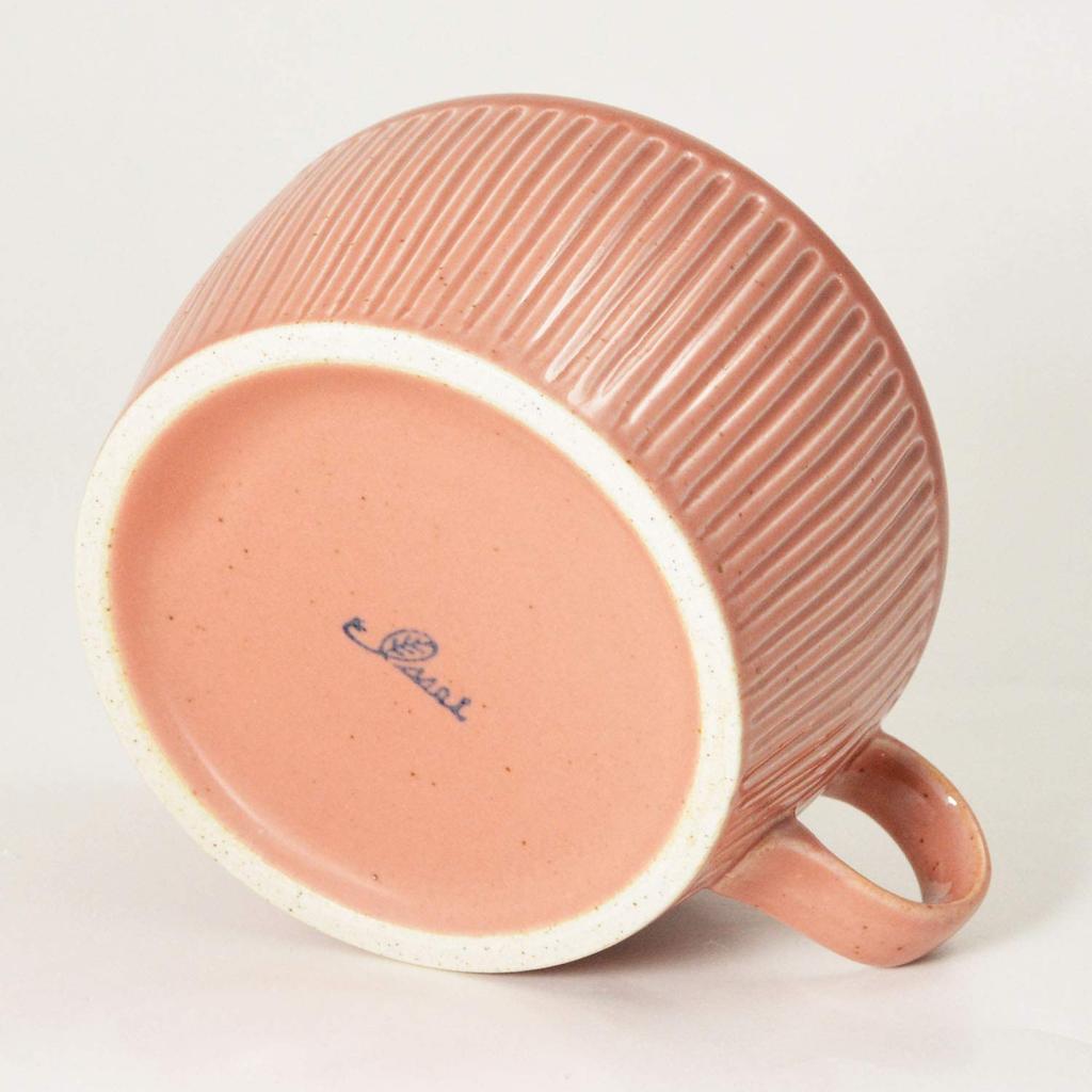 Hasami ware soup cup with red gray lid,