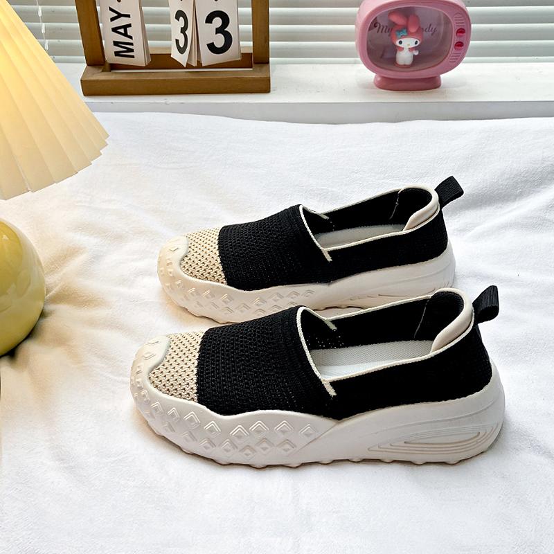 Fashion Women 2025 Summer Flat Shoes Lightweight Comfortable Casual Breathable Mesh Fashionable Slip On Mesh Sports Shoes Anti Slip