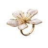 Grote Bloemenring Metaal Bloemblaadje Banket Luxe Emaille Bruidsring Verfijnd Temperament Ring met Brede Opening Sieraden Cadeau