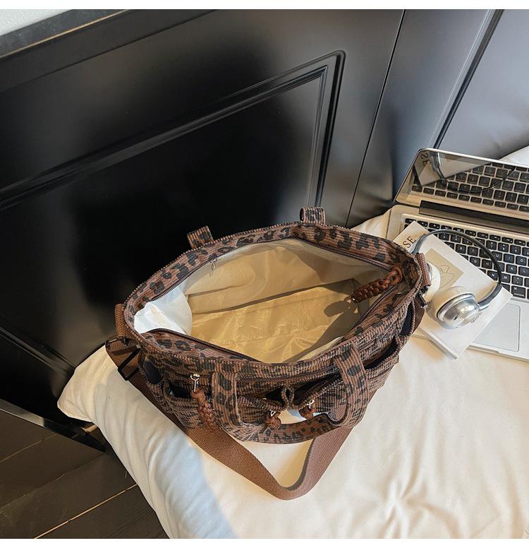 Women's Leopard Print Tote: Versatile Large Capacity Shoulder & Crossbody Bag