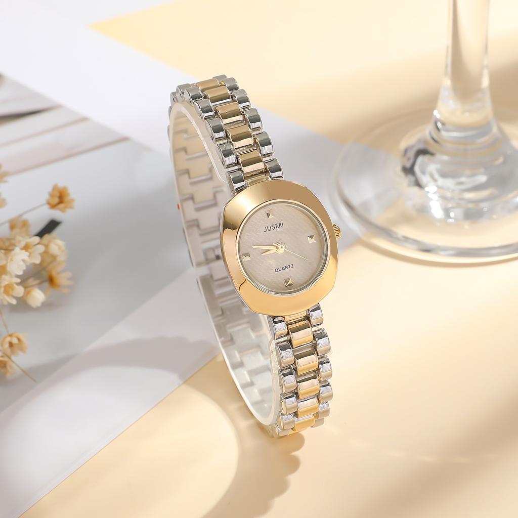 Women Luxury Diamond Point Scale Steel Belt Fashion Quartz Watch